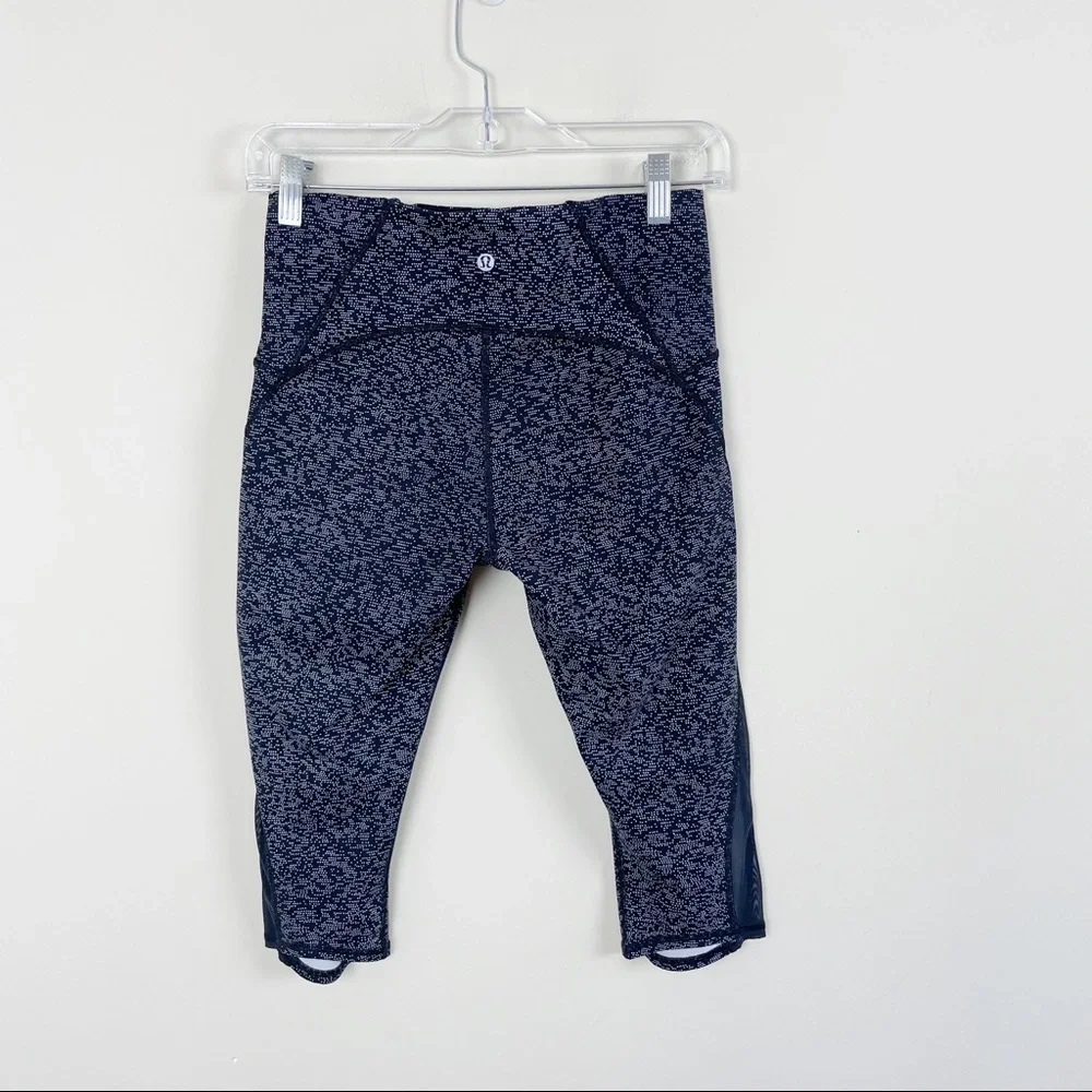 Lululemon Train Times Crop (17") Black Soundwave White Black Size 8 - Picture 8 of 8